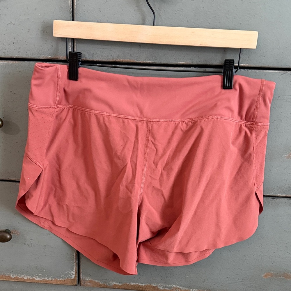 Athleta Women's Run with it High-Waist Athletic Shorts in Coral Rose size L